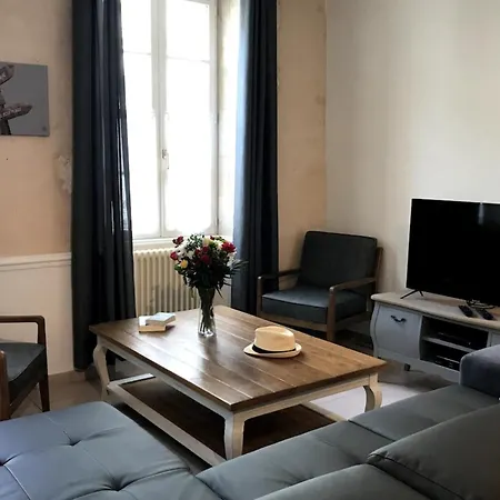 Cozy House With Free Private Parking