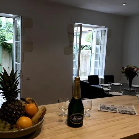 Cozy House With Free Private Parking Ferienhaus *